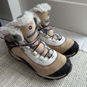 Merrell Waterproof Winter Boots Size 7